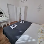 Mit Terrasse Und Grill In Strandnaehe By Interhome تْسْغيكفانِتْسا