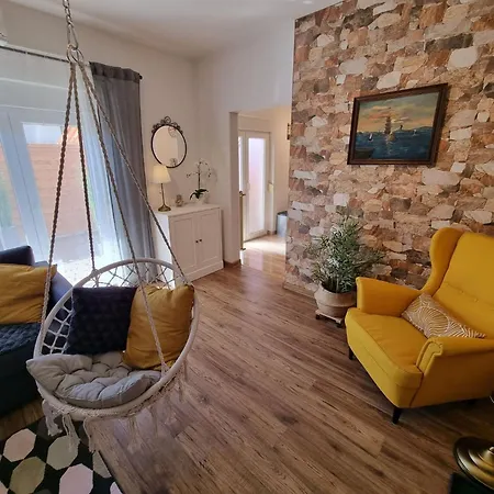 Mit Terrasse Und Grill In Strandnaehe By Interhome تْسْغيكفانِتْسا