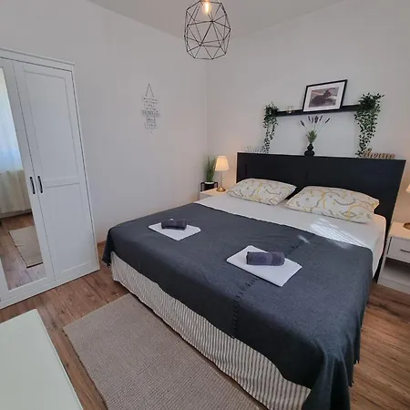Apartment Mit Terrasse Und Grill In Strandnaehe By Interhome Crikvenica