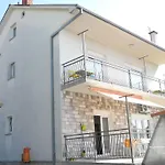 Mit Terrasse Und Grill In Strandnaehe By Interhome Διαμέρισμα