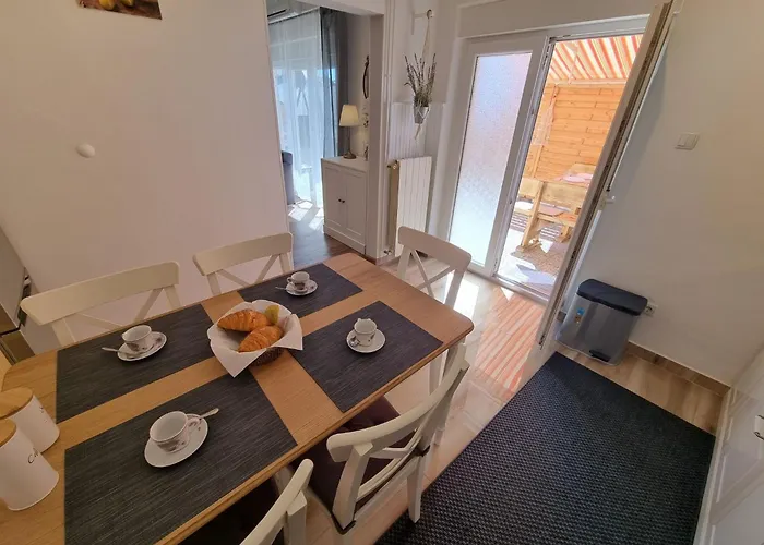 Mit Terrasse Und Grill In Strandnaehe By Interhome 아파트