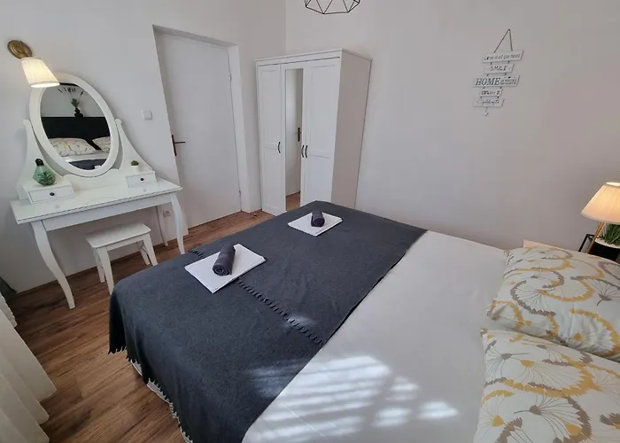 Mit Terrasse Und Grill In Strandnaehe By Interhome 크리크베니카