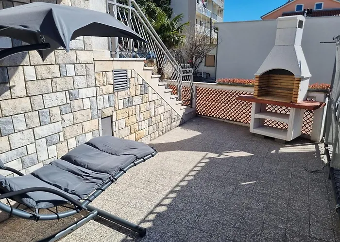 Mit Terrasse Und Grill In Strandnaehe By Interhome * 크리크베니카