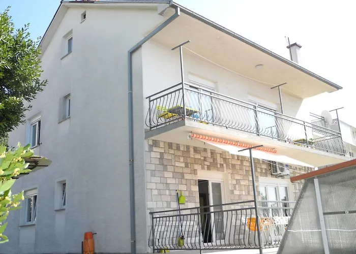 Mit Terrasse Und Grill In Strandnaehe By Interhome 아파트